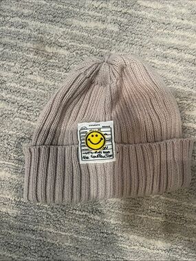 Unisex Baby Smiley Patch Ribbed Beanie in Light grey 6-12 months